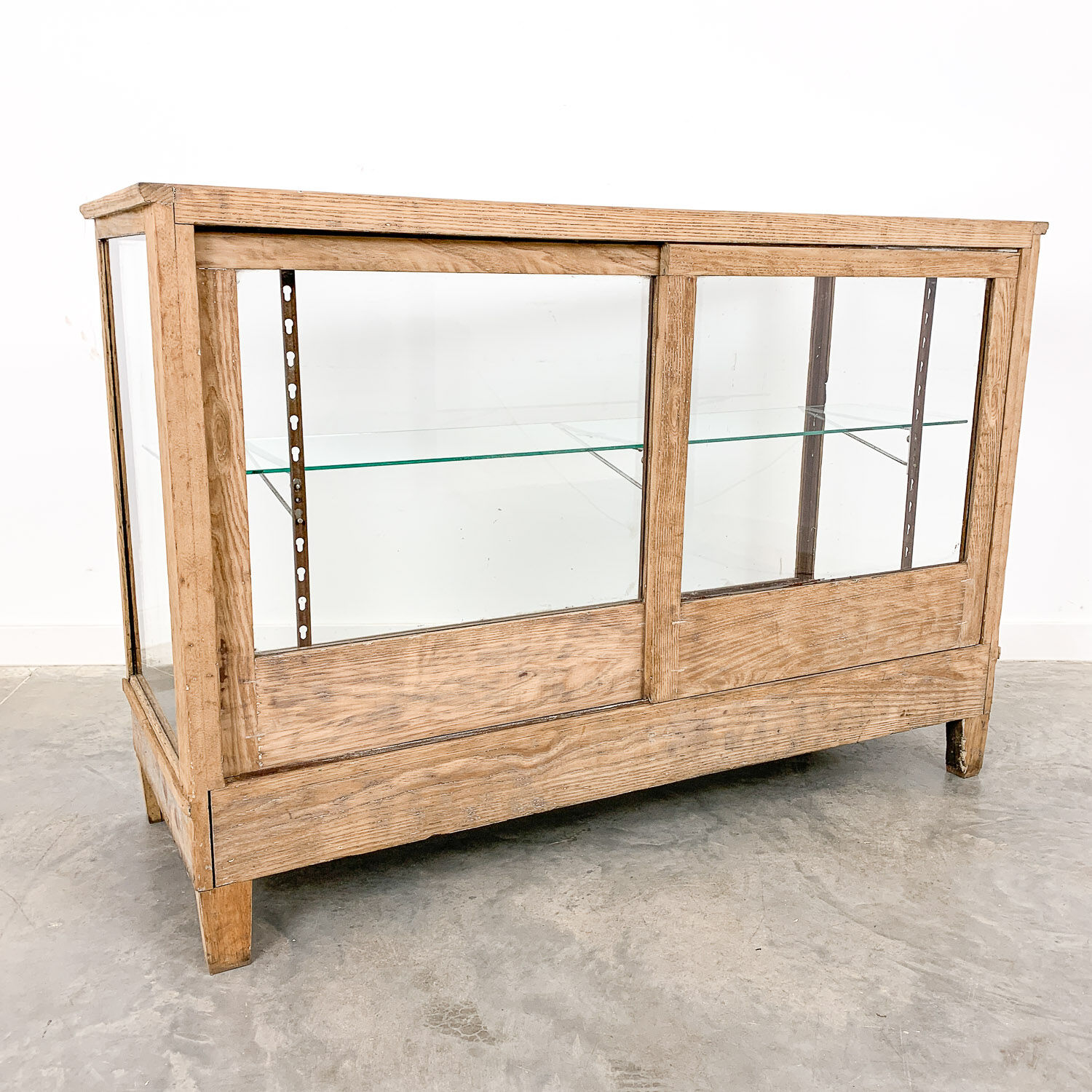 Antique shop counter vitrine