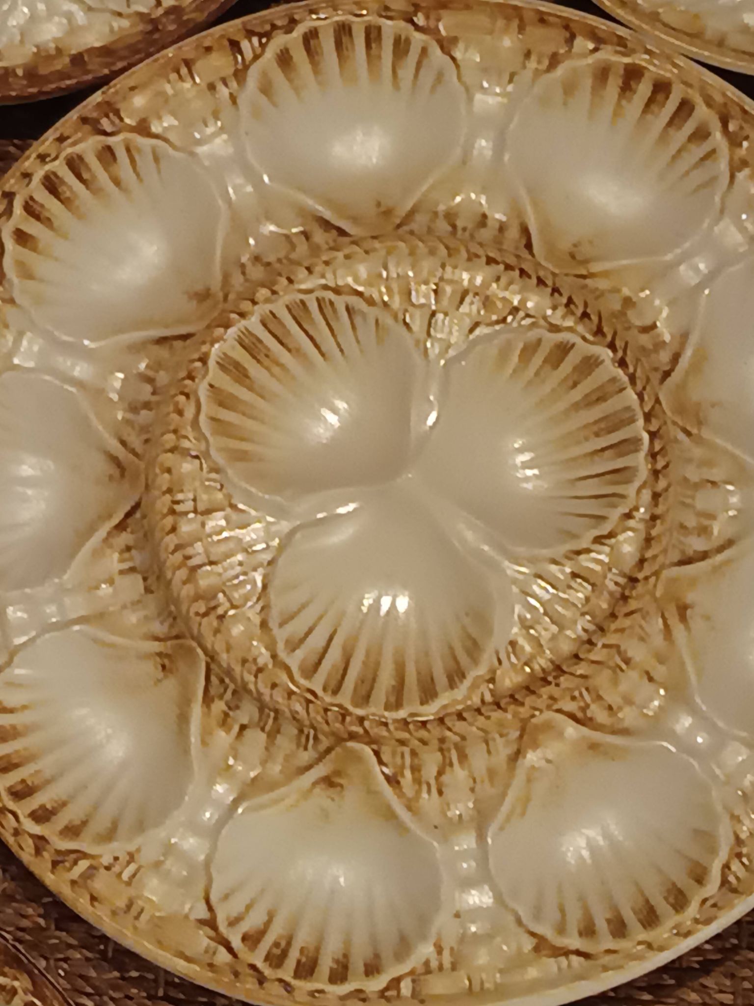 6 oyster shell plates and Chantilly porcelain serving platter