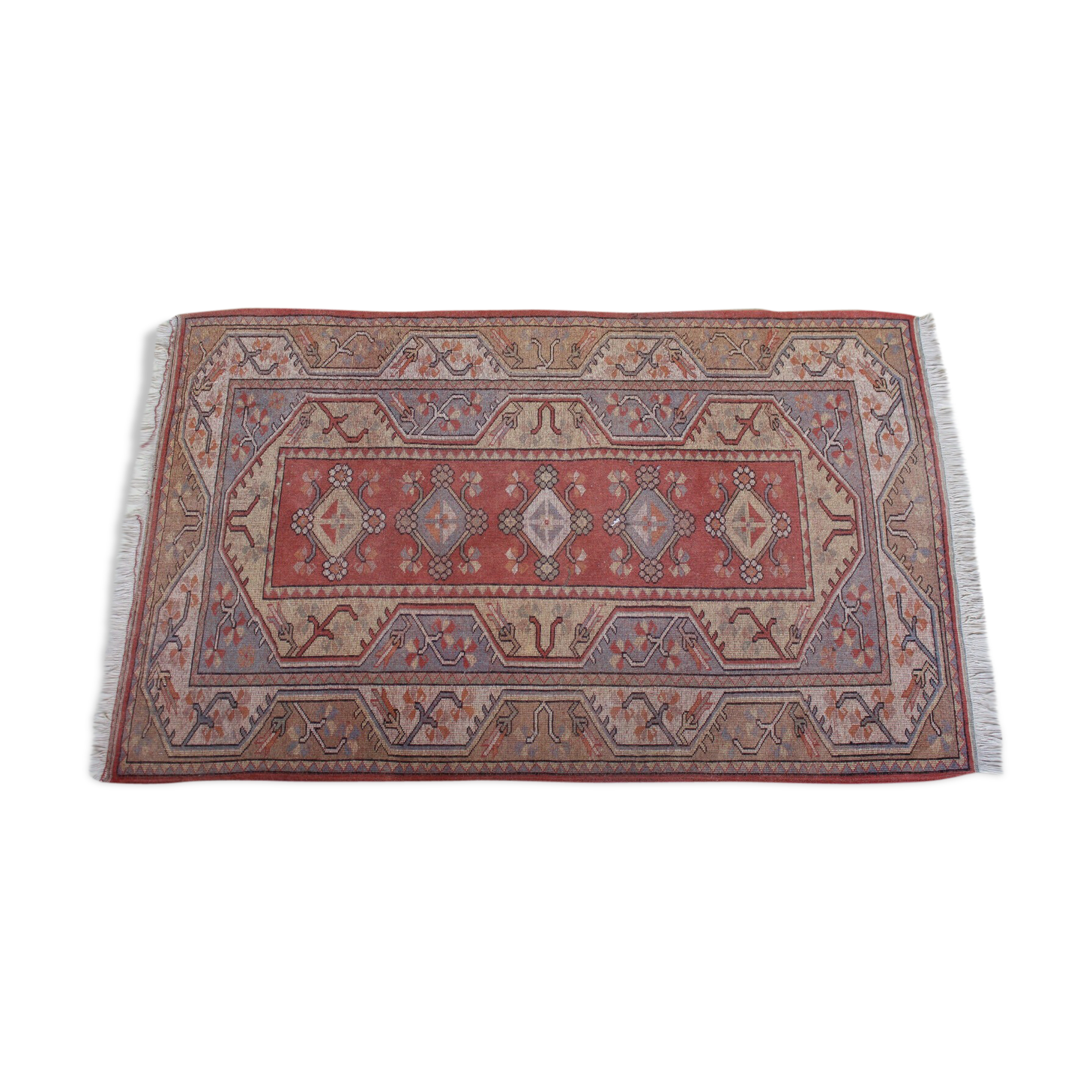 Rug melas Anatolian wool fringe on pink background 208x120cm