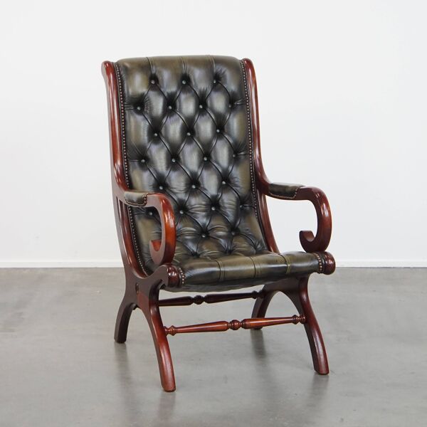 Fauteuil Chesterfield en cuir de vachette vert de style anglais avec bois
