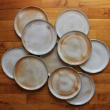 Flat plates in sandstone from the vintage 70s marsh