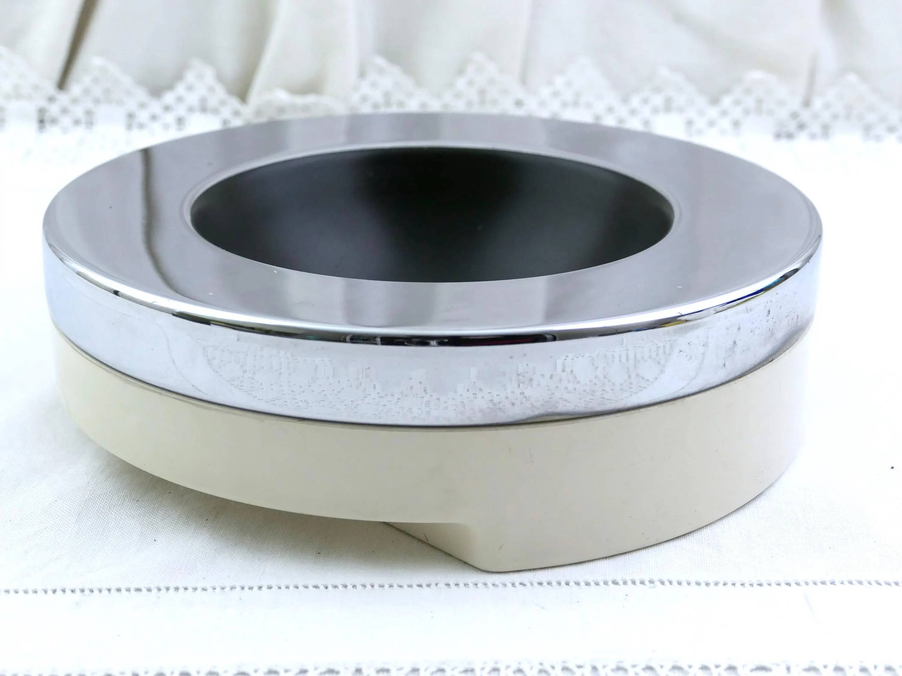 Large Italian ashtray 1960 designed by Luigi Massoni for Harvey Guzzini