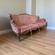 Fauteuil / canapé / trois places baroque vintage rose poudré