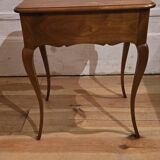 Table d'appoint.