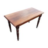 Table bistrot pieds tournés