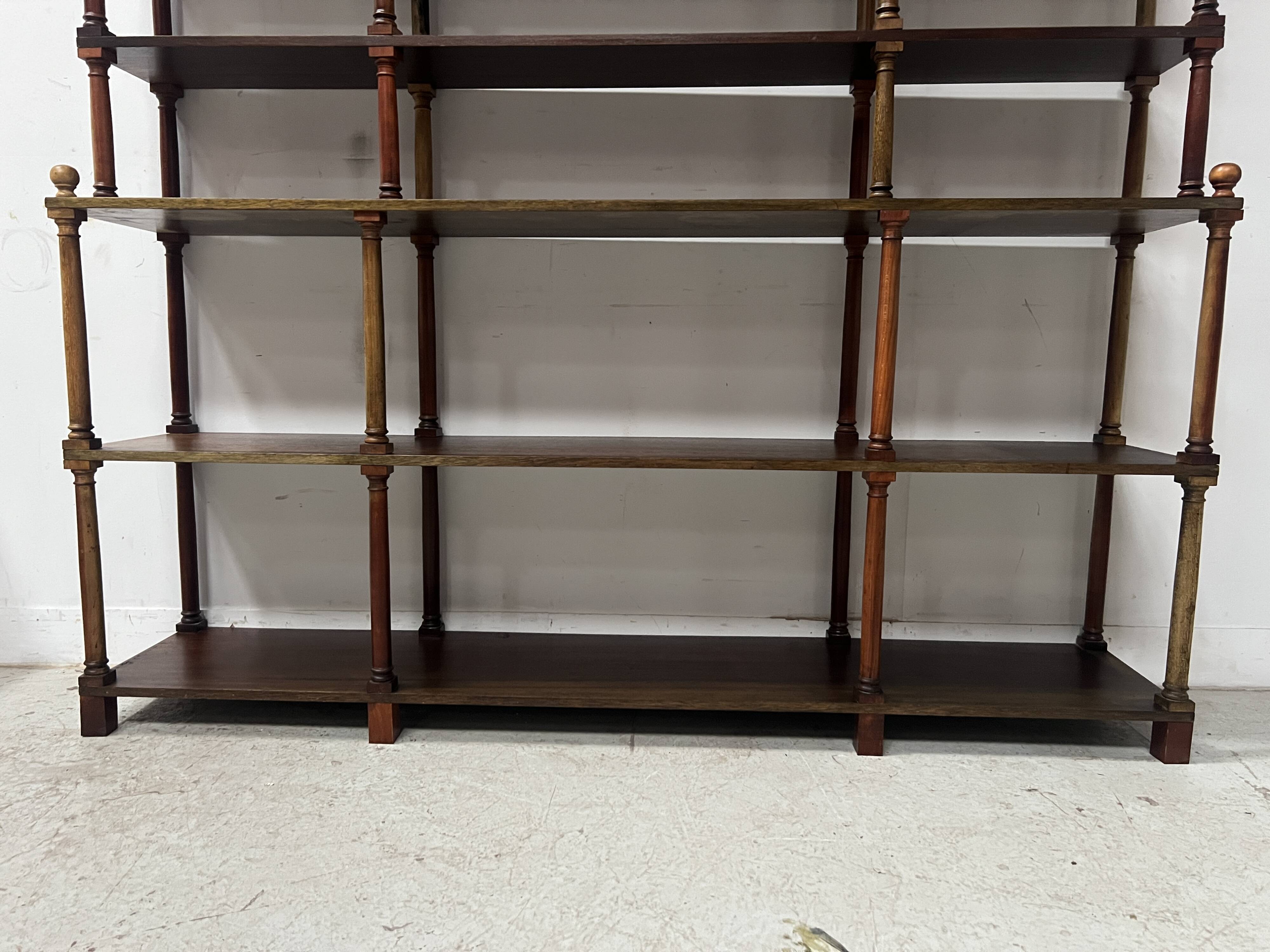 Library with a central wooden recess, 20th century.