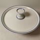 Cake tray / standing tray in white porcelain with elegant gold and blue edging