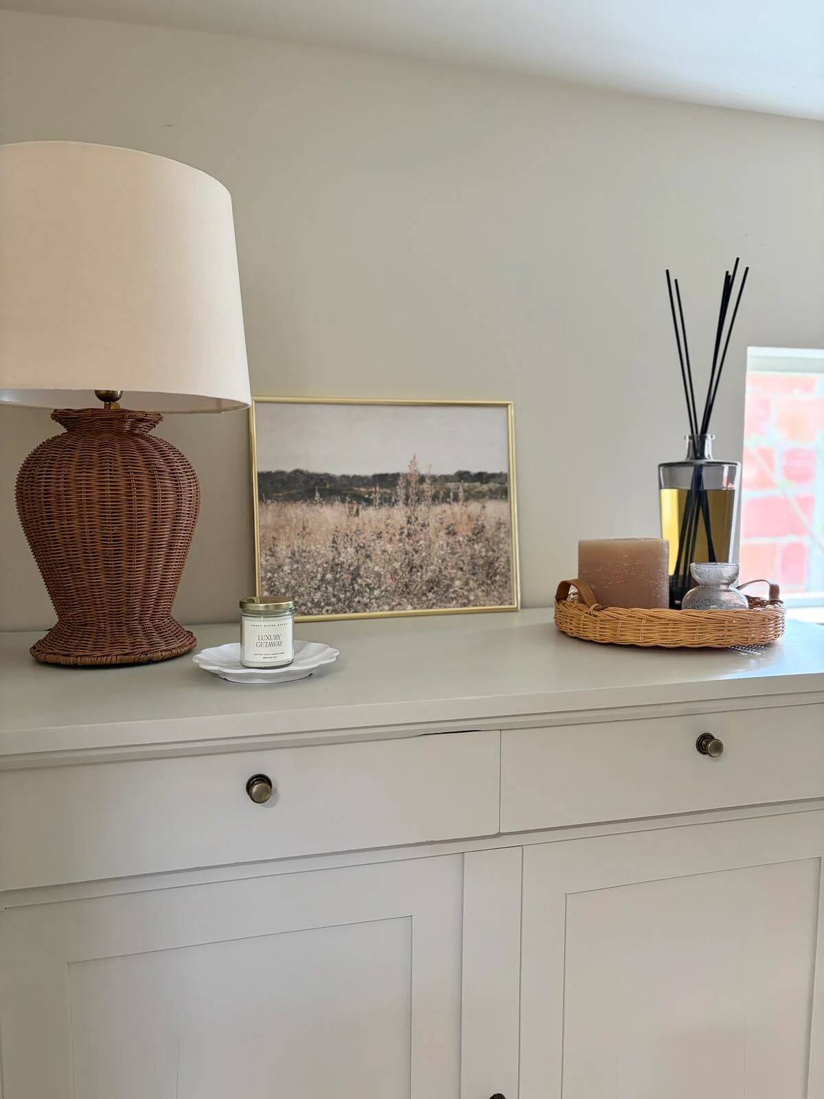 Buffet haut en bois peint - greige