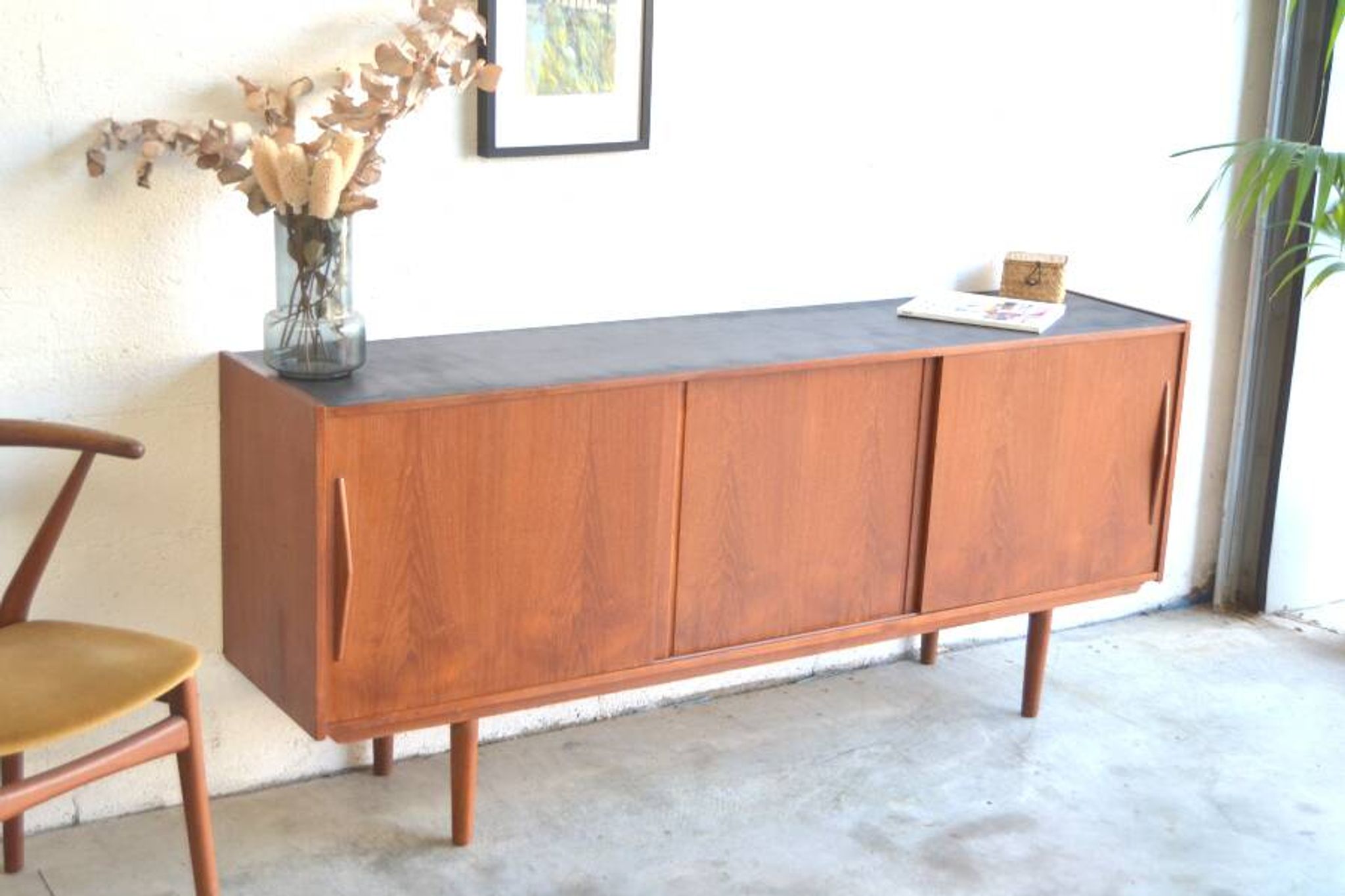 Danish sideboard – sliding doors * 181 cm