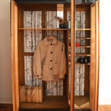 Armoire noire à miroirs