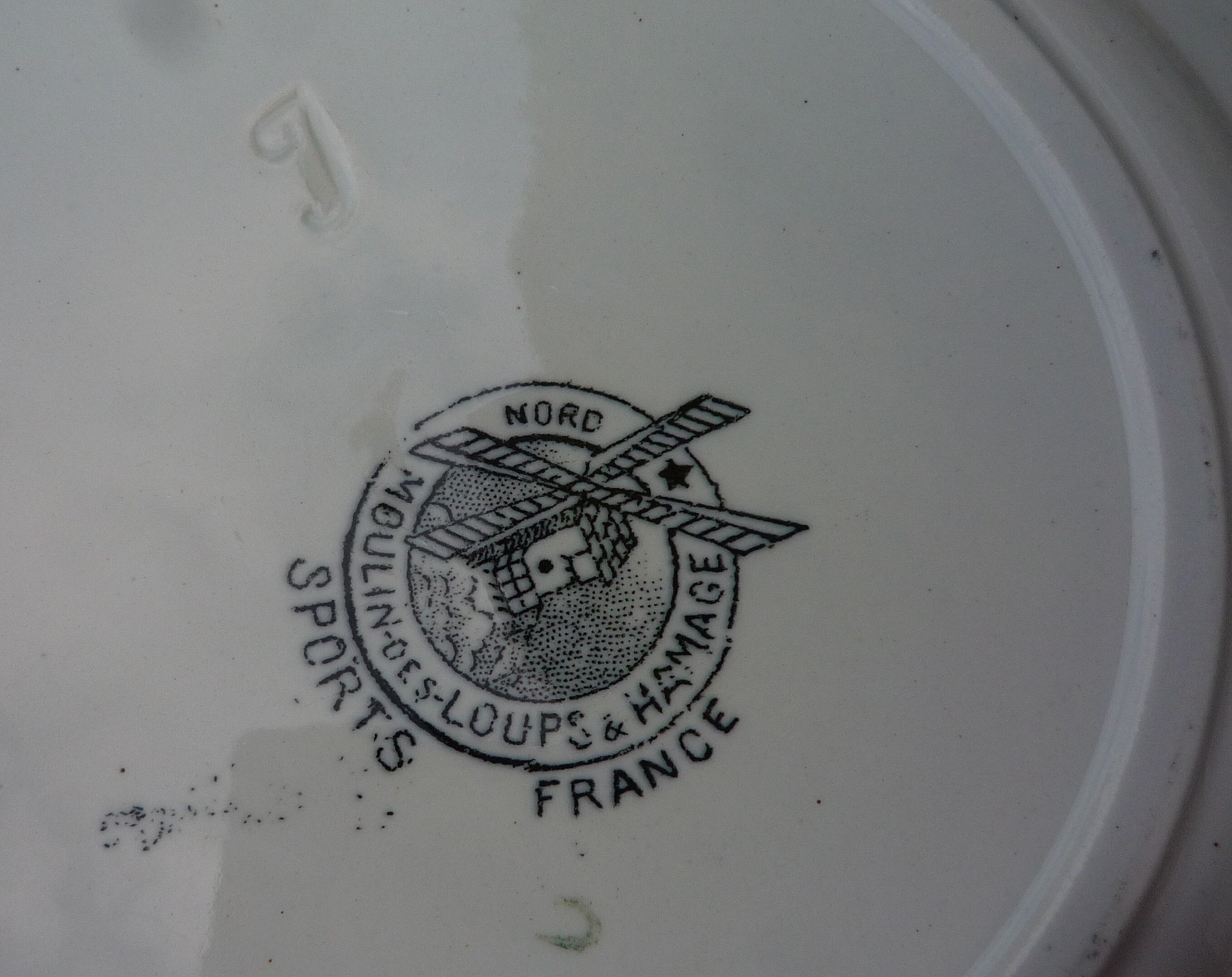 9 humorous old dessert plates "Women and sports"