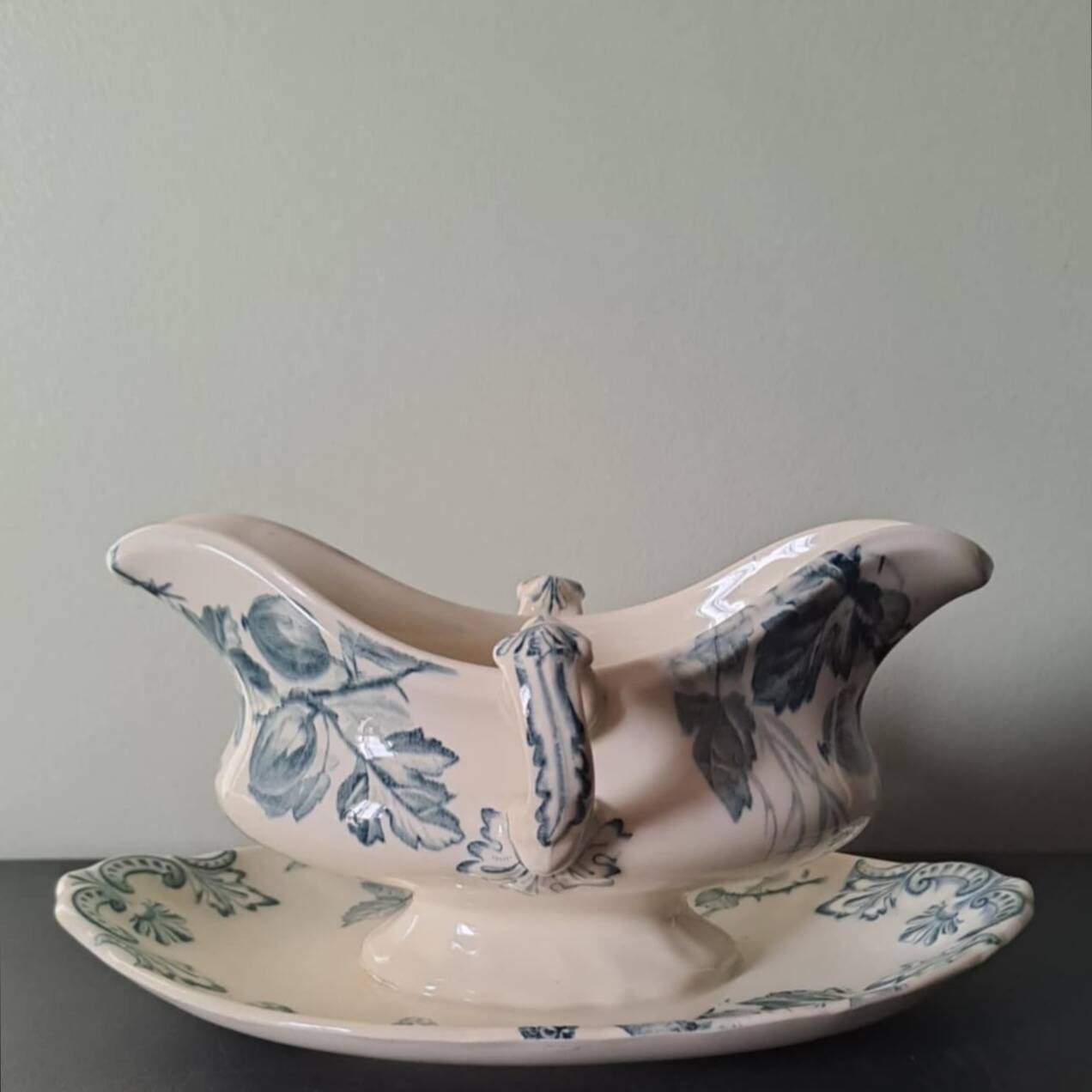 Creil Montereau iron clay sauce boat