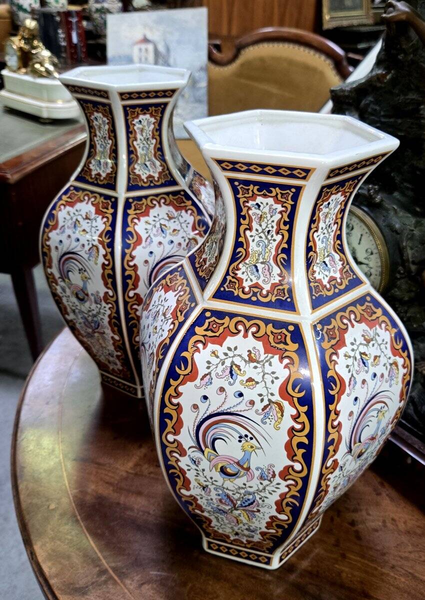 Pair of baluster vases in Imari porcelain