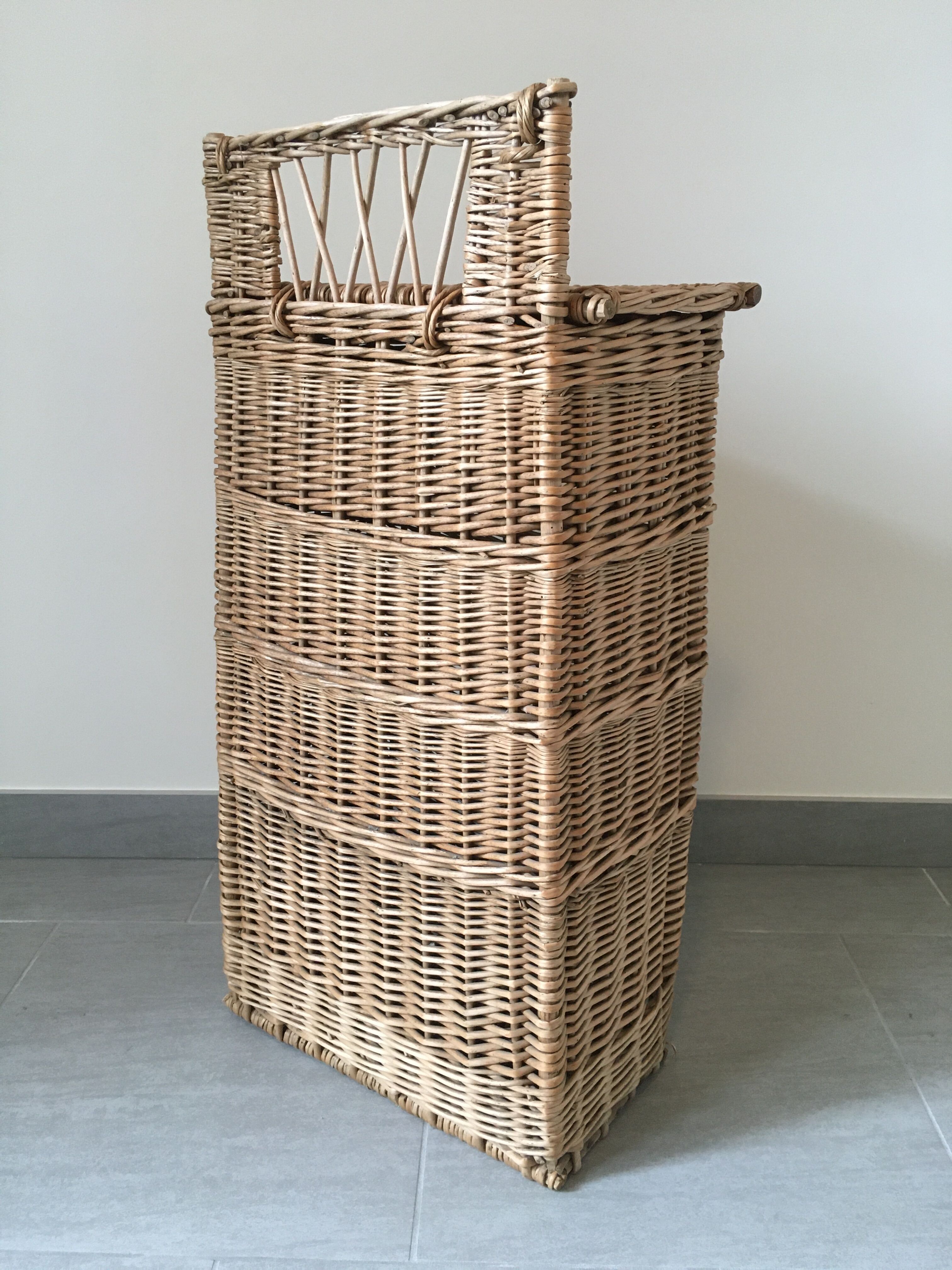 Clothes basket or wicker bread hut