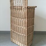 Clothes basket or wicker bread hut
