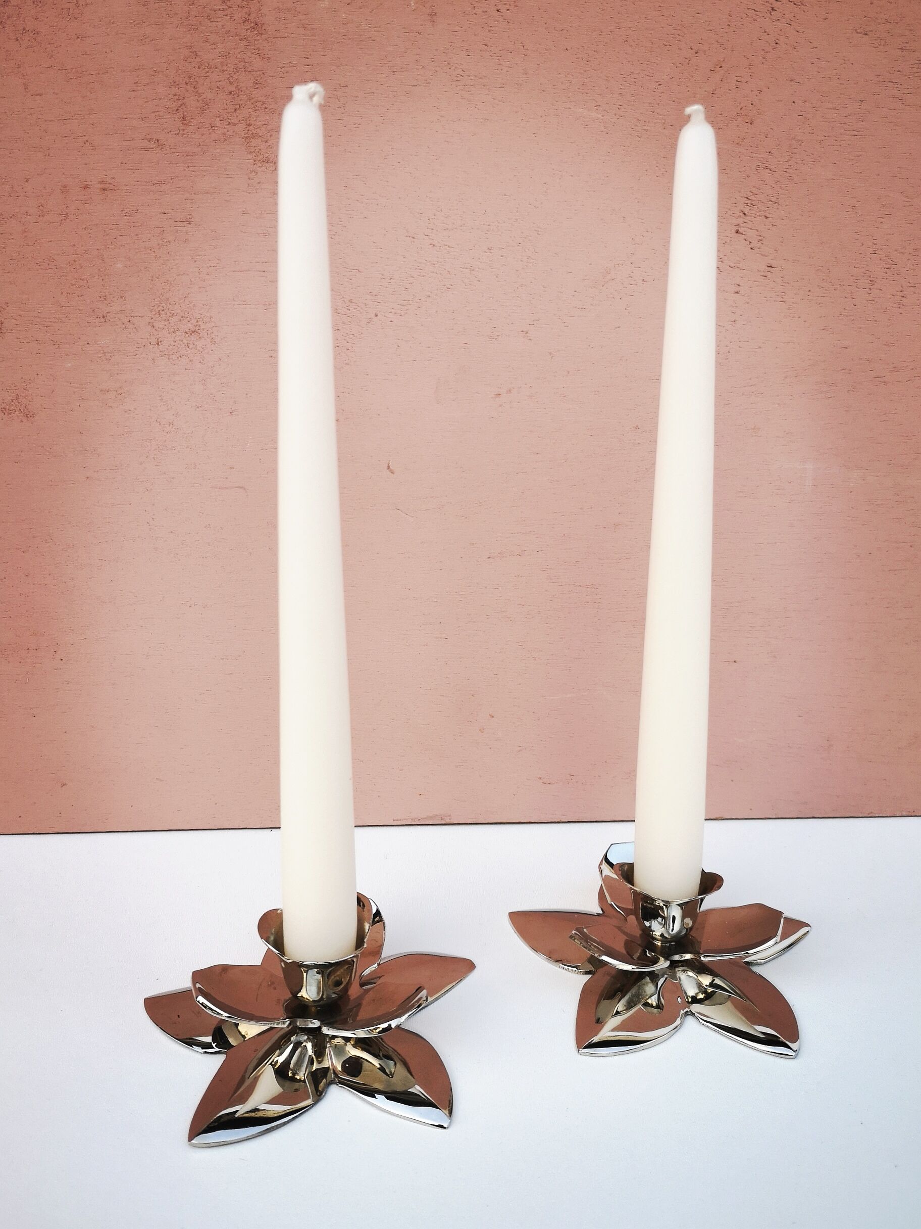 Metal candlestick shapes "flower"