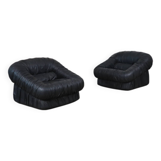 Paire de fauteuils en cuir noir par De Pas, D'Urbino & Lomazzi