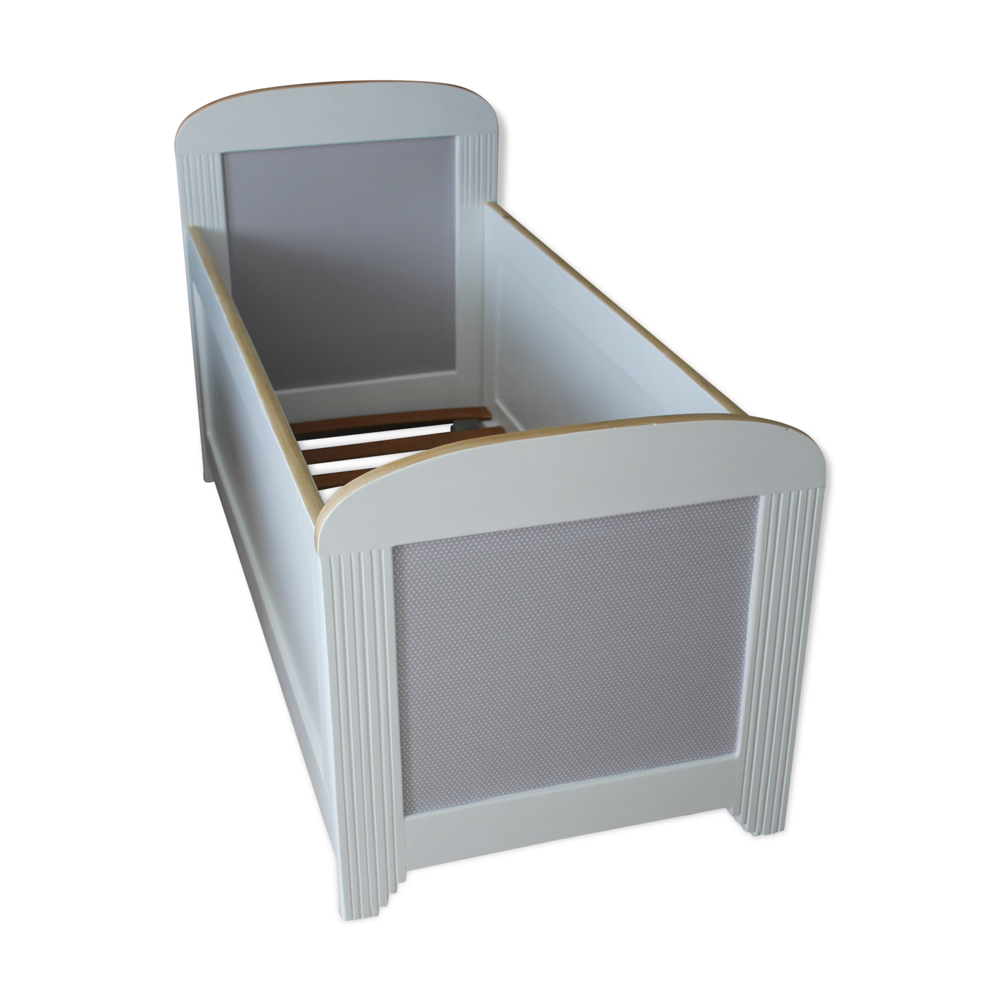 Retro bed of the 1930s