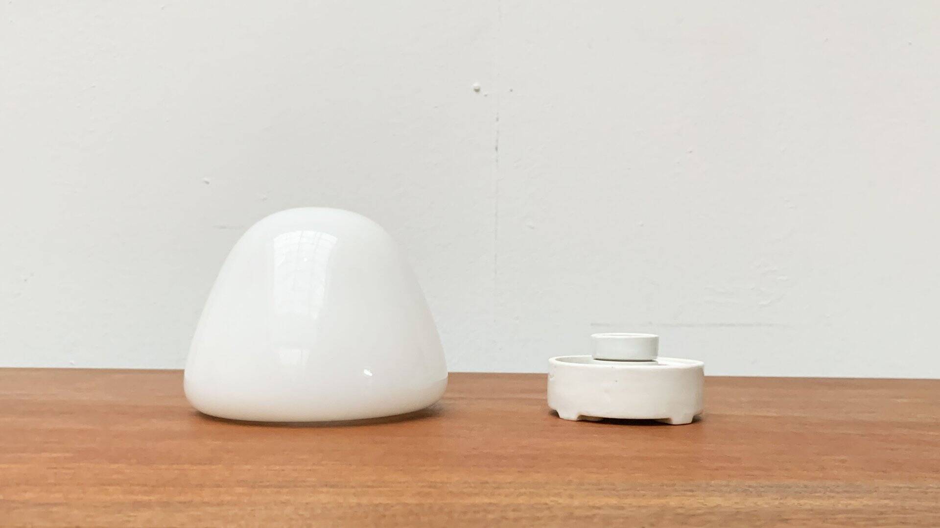 Ceiling or wall lamp Erdbeere in German glass from the mid-century by Wilhelm Wagenfeld for Lindner.