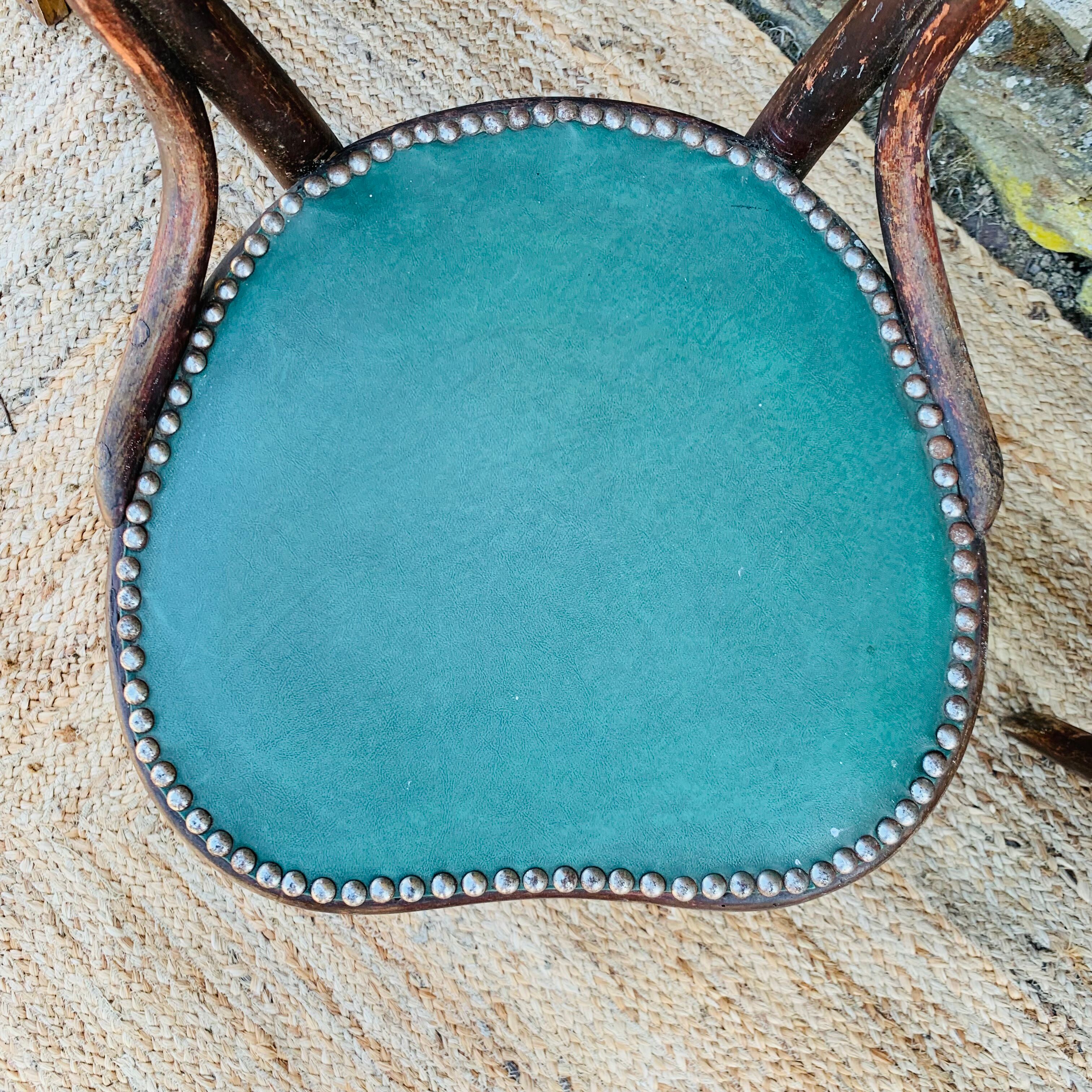 Pair of chairs Thonet n°28 model heart late nineteenth