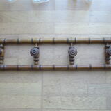 Bistro coat rack with 4 folding hooks