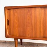 Petit buffet danois Mid-Century en teck par H.P. Hansen, années 1950