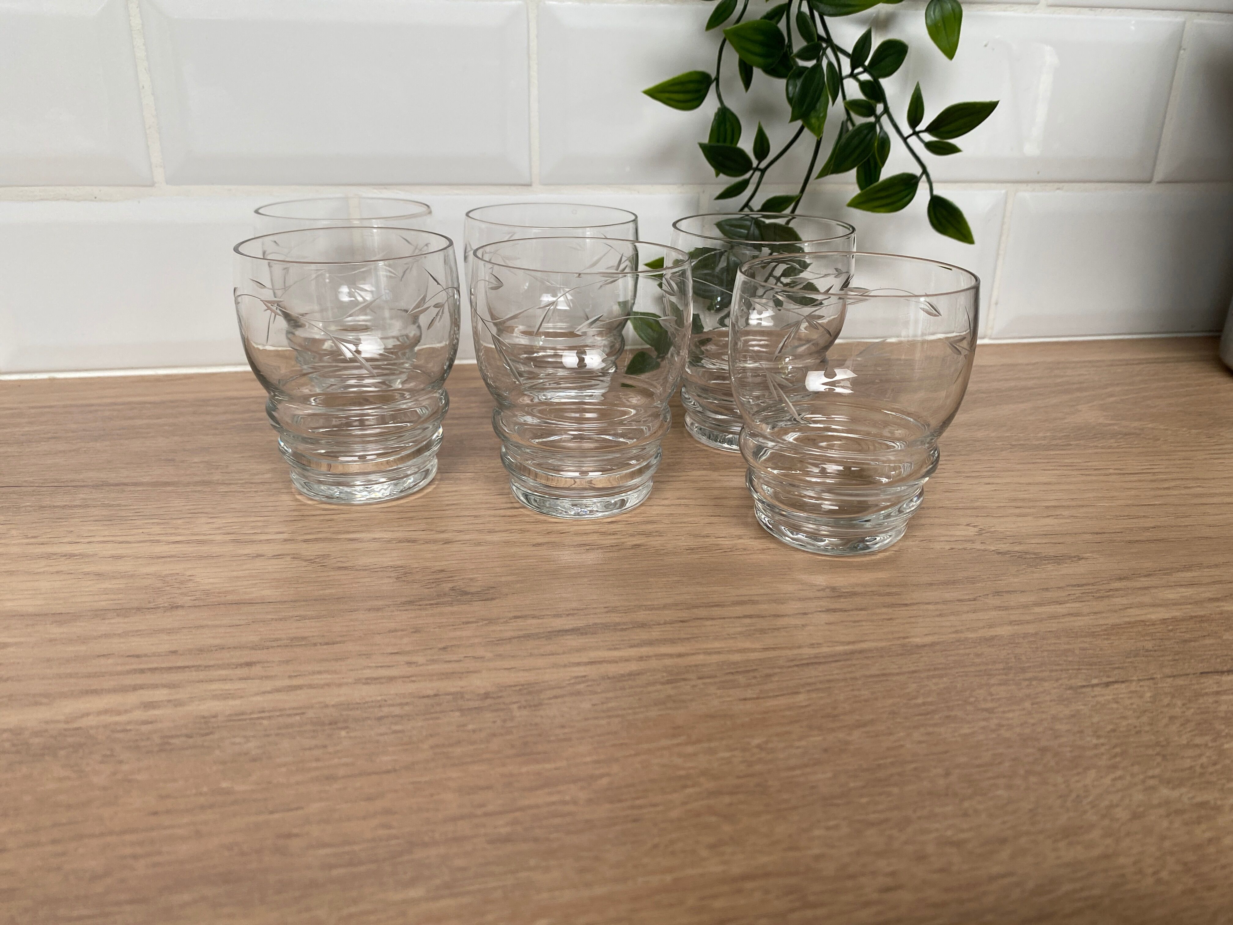 Set of 6 engraved glass wine glasses