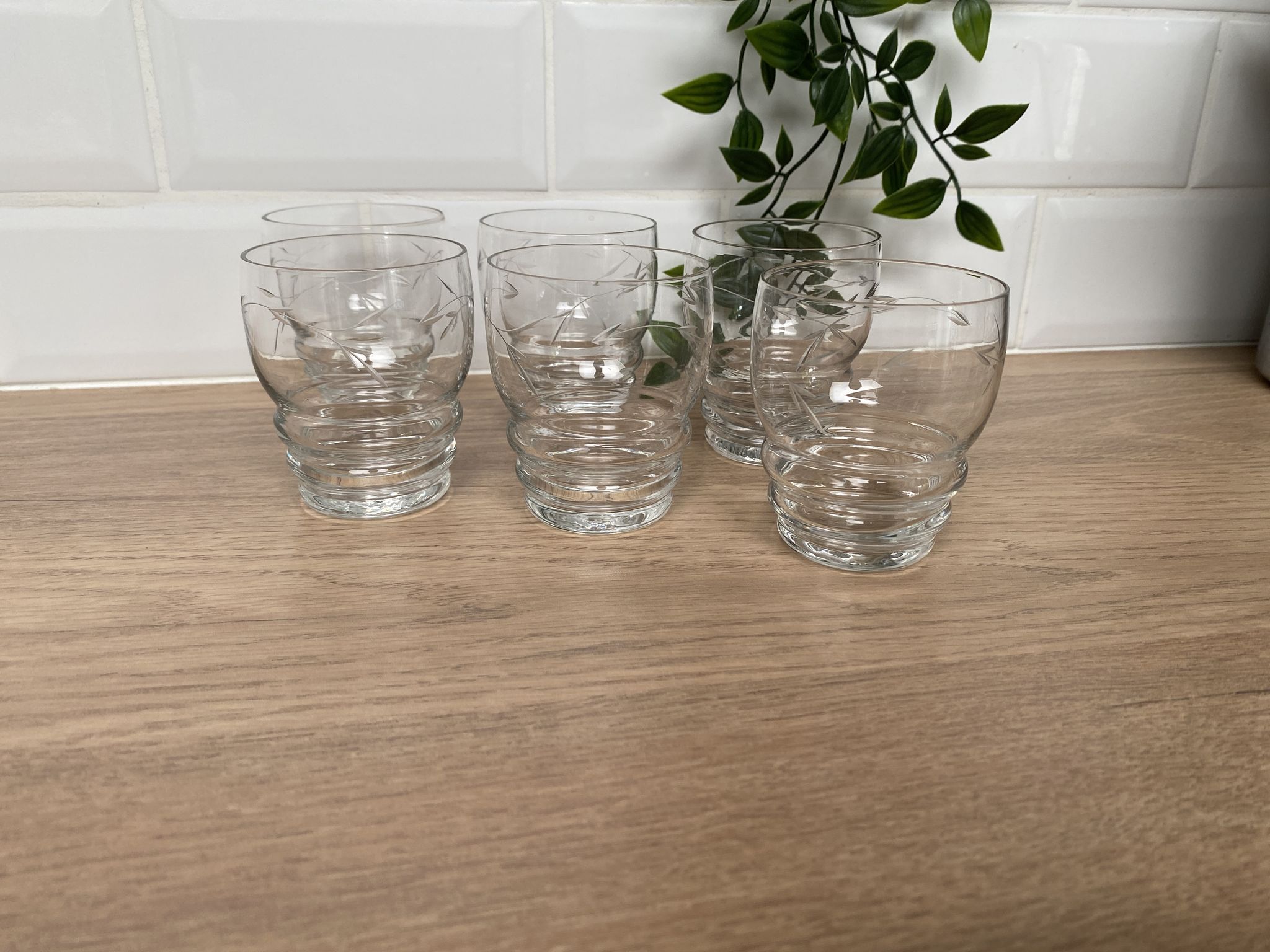 Set of 6 engraved glass wine glasses