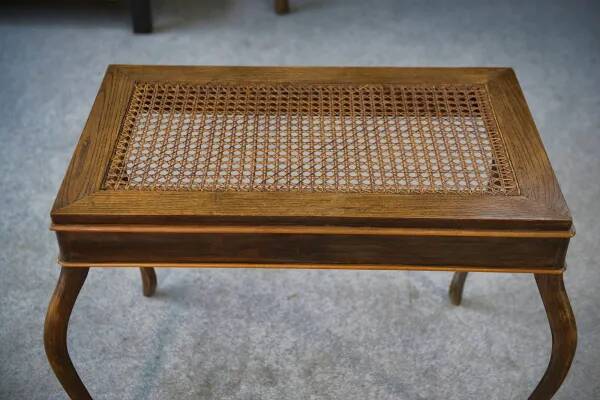 Table d’appoint en chêne et cannage 1960’s
