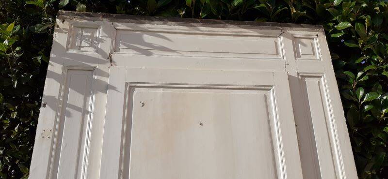 Cupboard door h201.5xl91.5cm with its 19th century molded frame