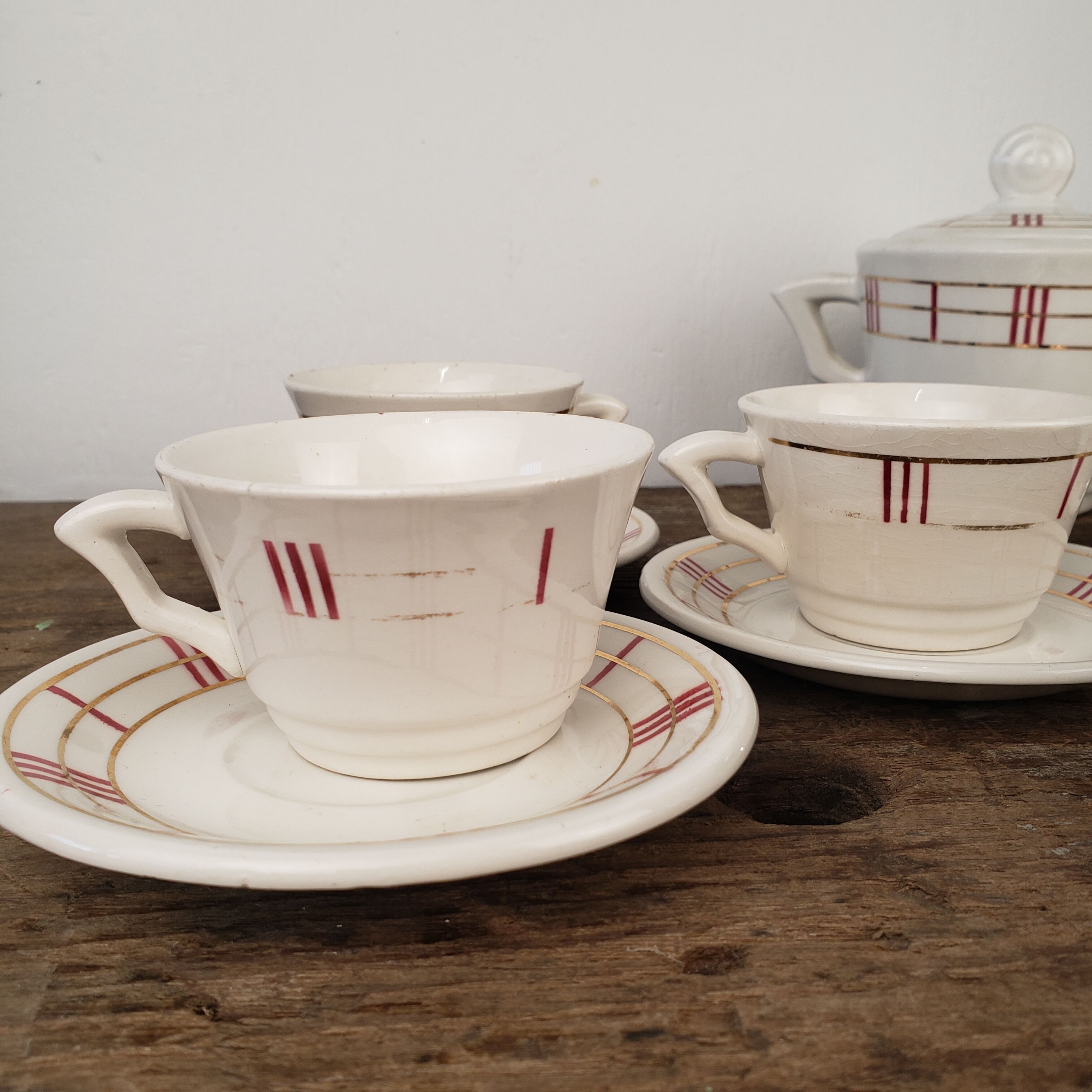 Cups and saucers x5 and sugar bowl - Moulin des Loups, model Richelieu