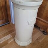 Umbrella door in glazed and vintage porcelain.