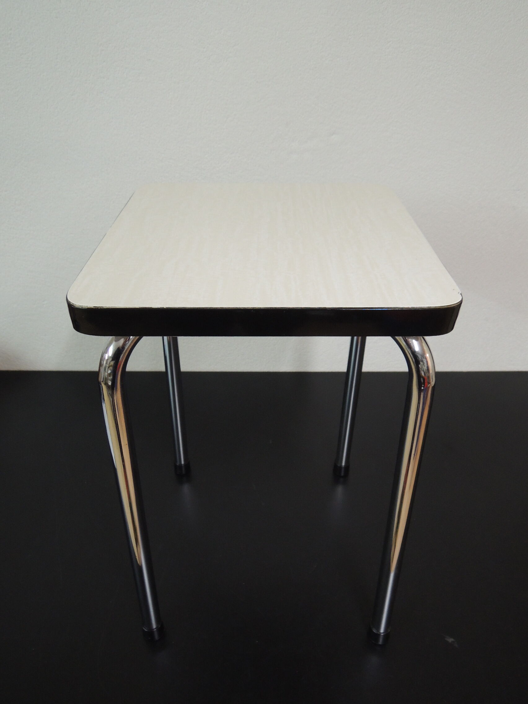 Stool in formica