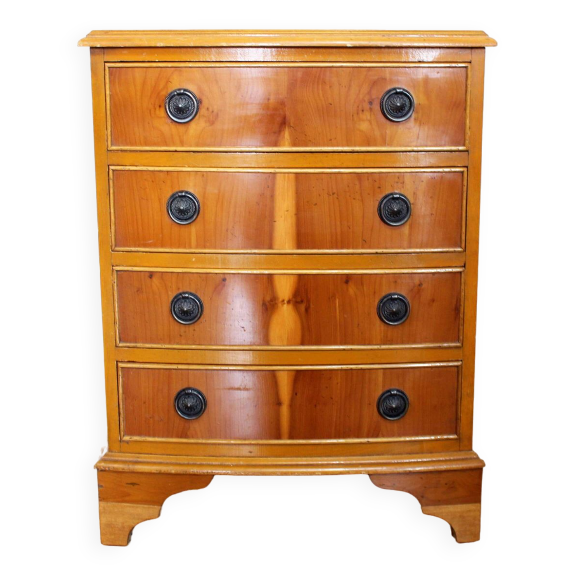 Small vintage chest of drawers