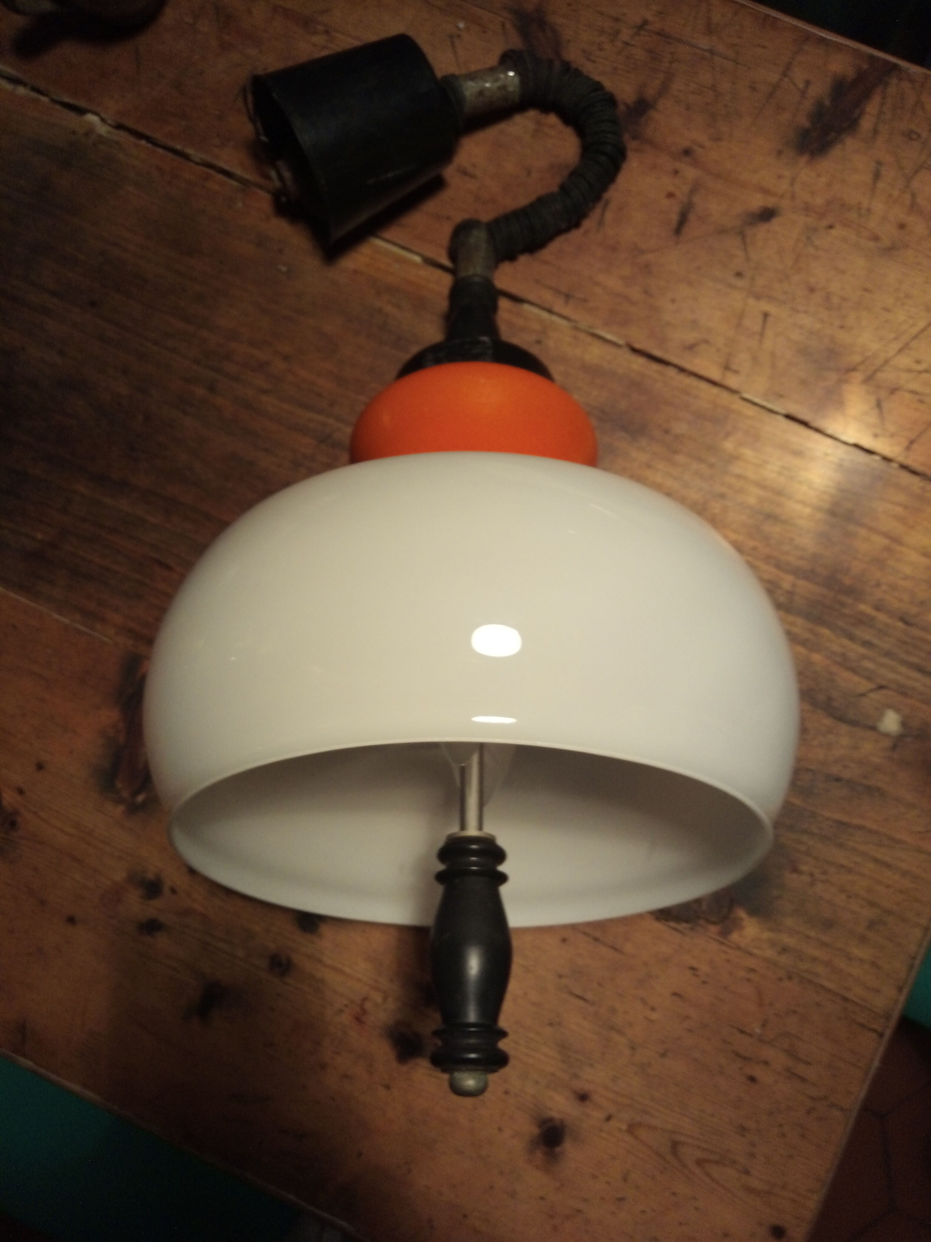 Hanging monte and drop 70's opaline