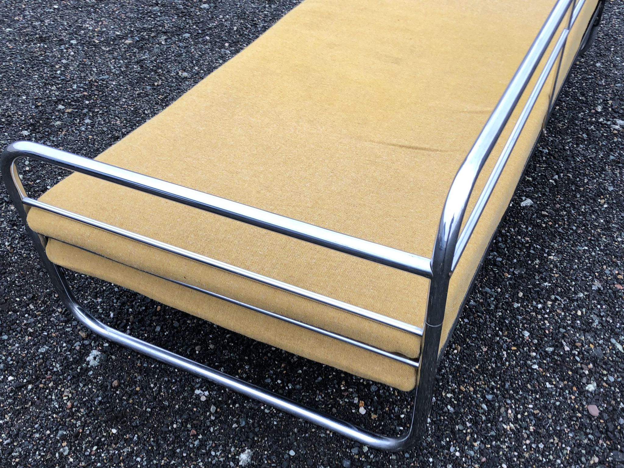 Canapé chromé époque Bauhaus ou lit de jour, Tchécoslovaquie, 1930
