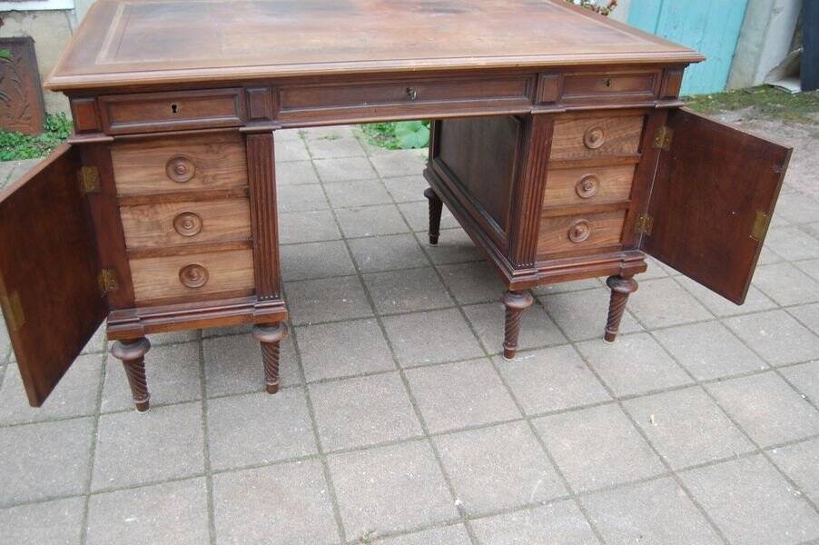 Napoleon III chest of drawers desk in walnut from the 19th century