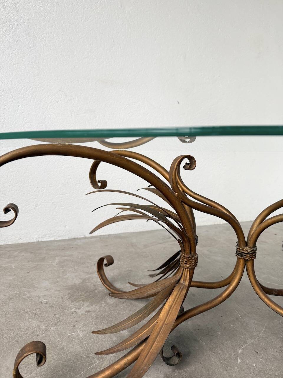 "ear" style coffee table