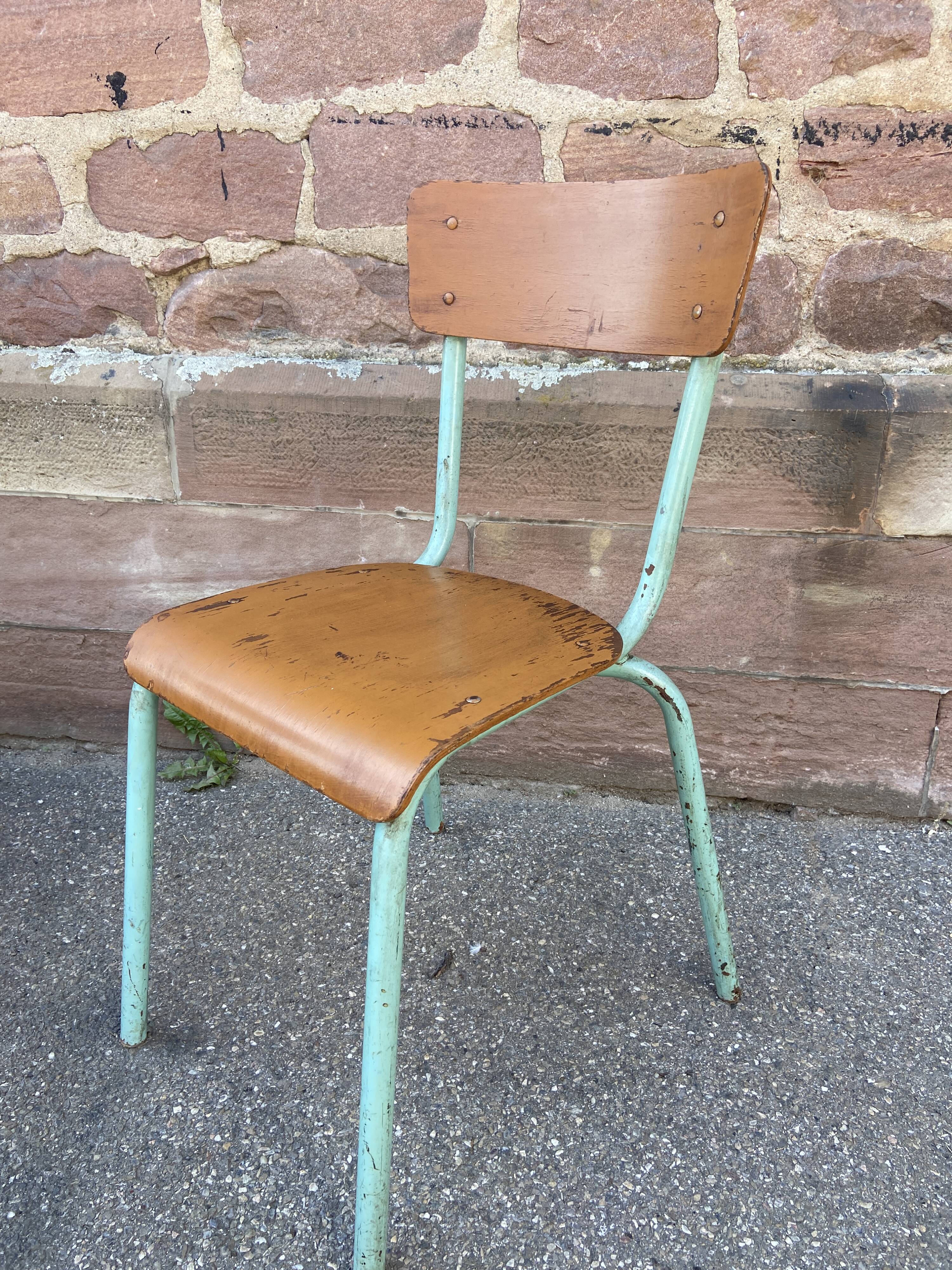 Lot de 10 chaises d'école 60s  industrielle école vintage collectivités mullca