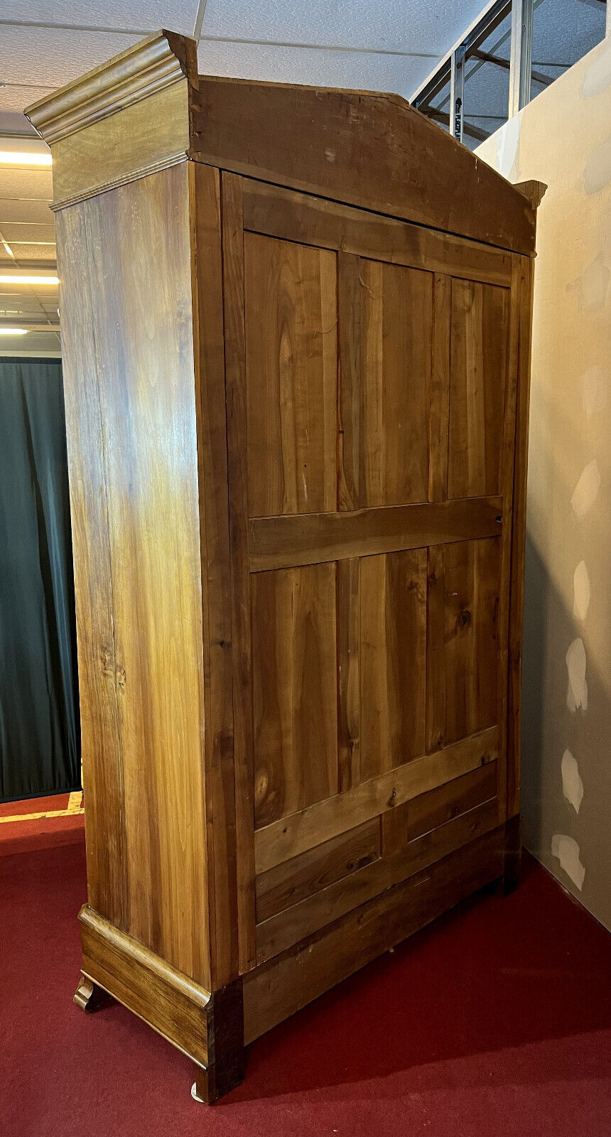 Library with gendarme's hat Louis Philippe era in blond walnut around 1830