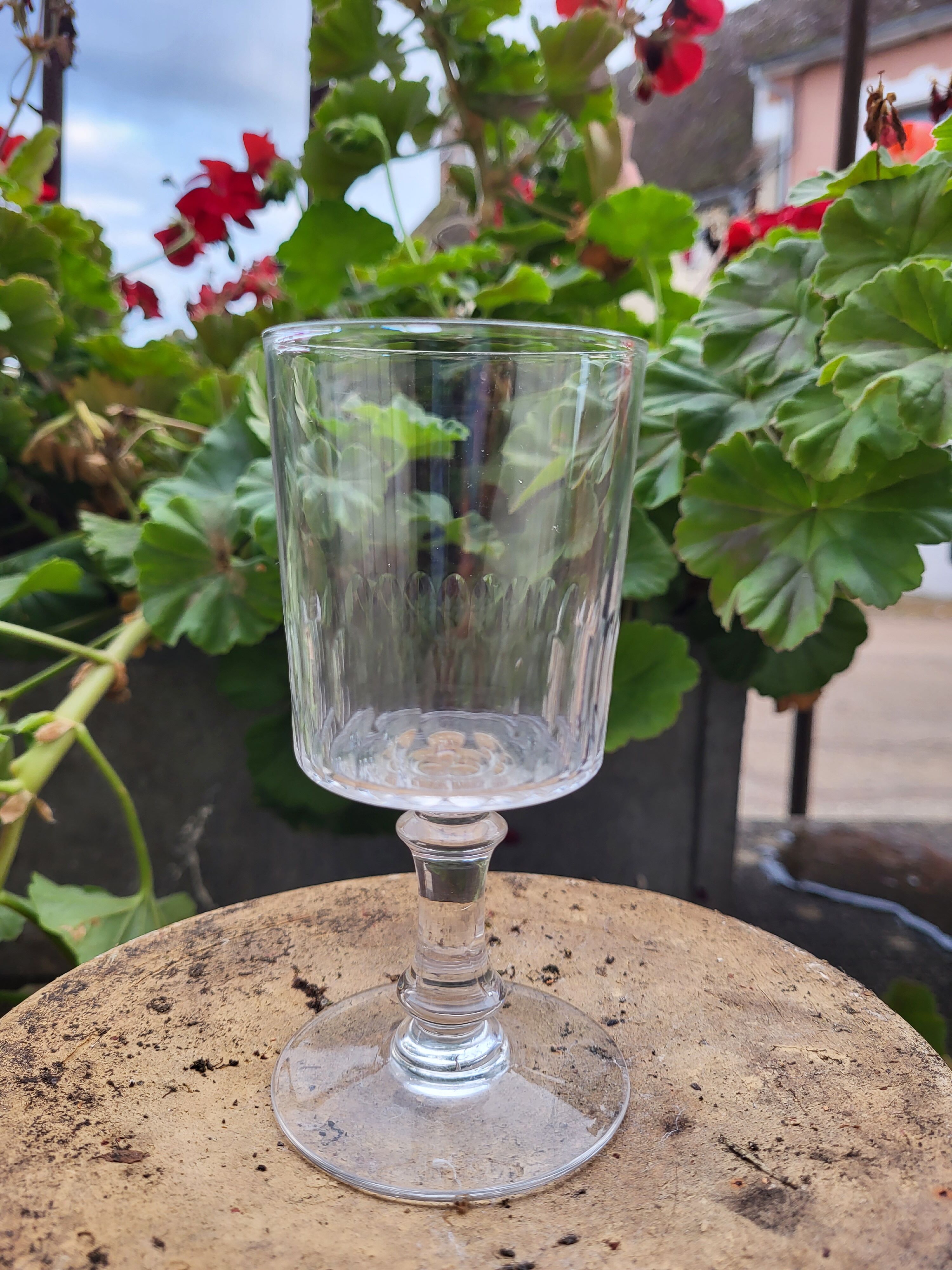 Set of 8 crystal wine glasses XIXth