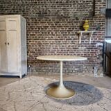 Tulip leg table