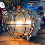 Industrial lamp to lay