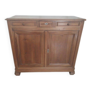 Wooden chest of drawers
