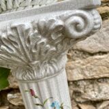 Cracked earthenware column