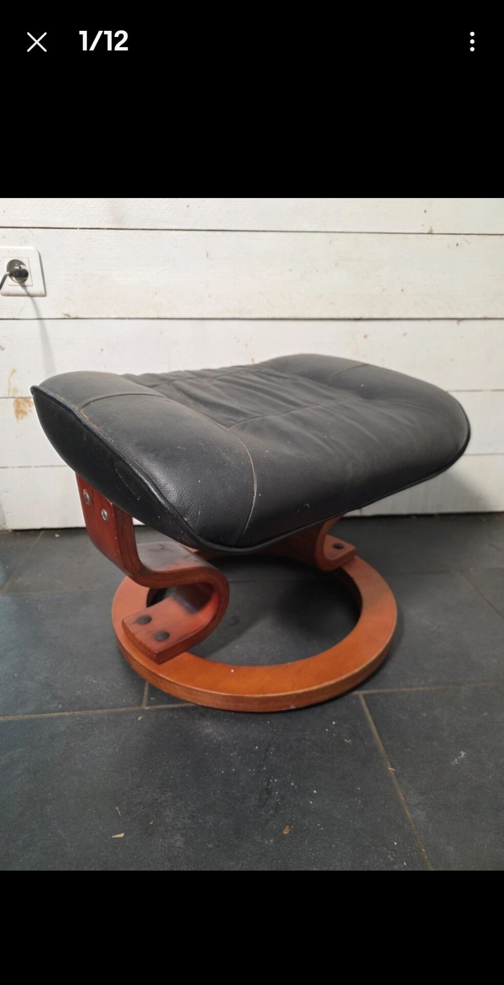 Repose pieds / Pouf en cuir noir  -Stressless