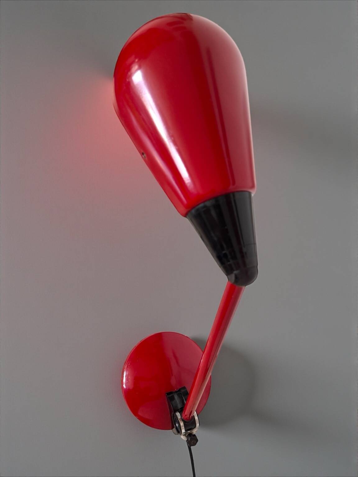 Vintage articulated lamp – Red metal – France 1970/80