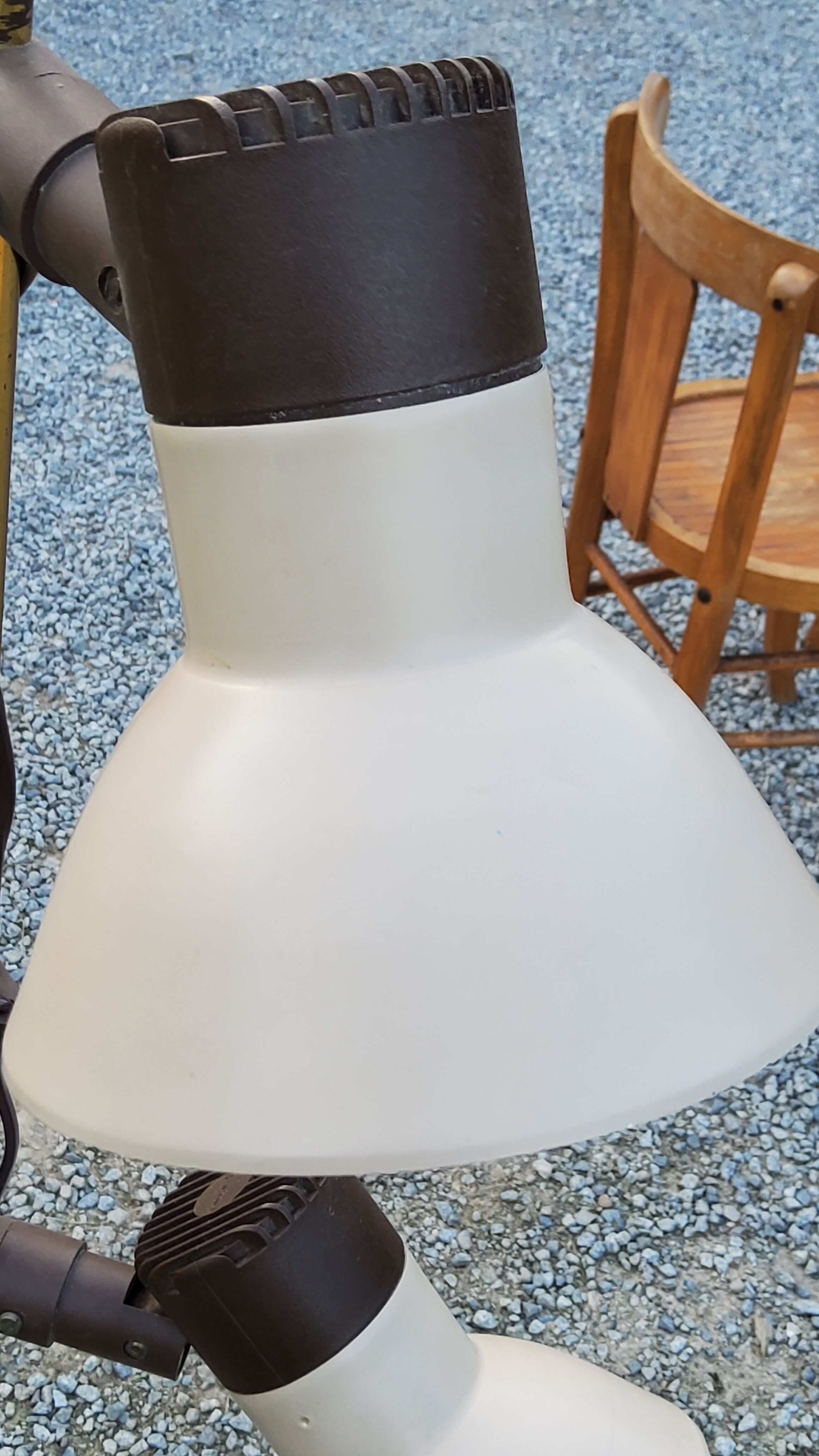 Floor lamp of the 70s in gilded brass lacquered beige metal and brown plastic 2 spots