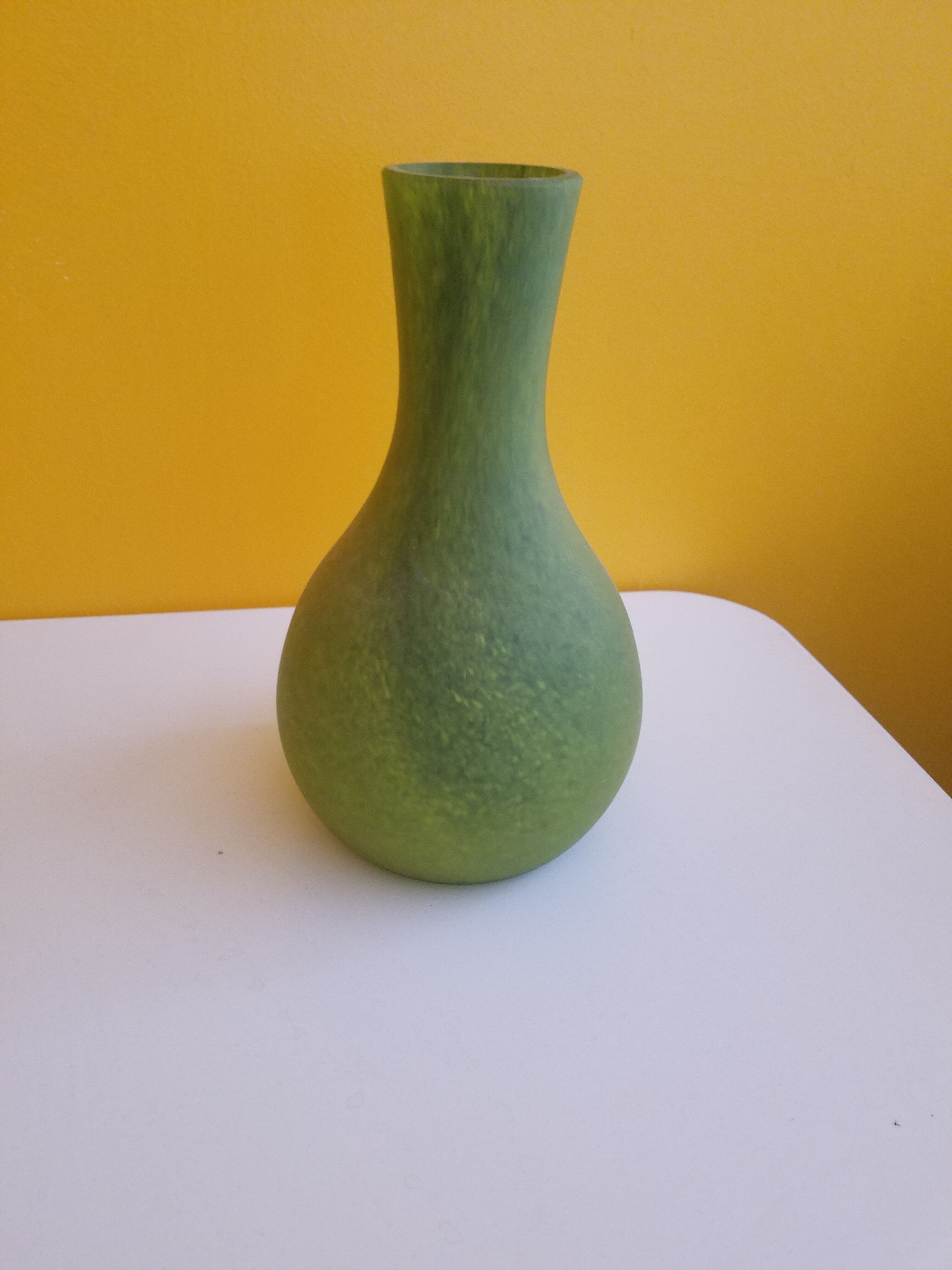 Glass vase