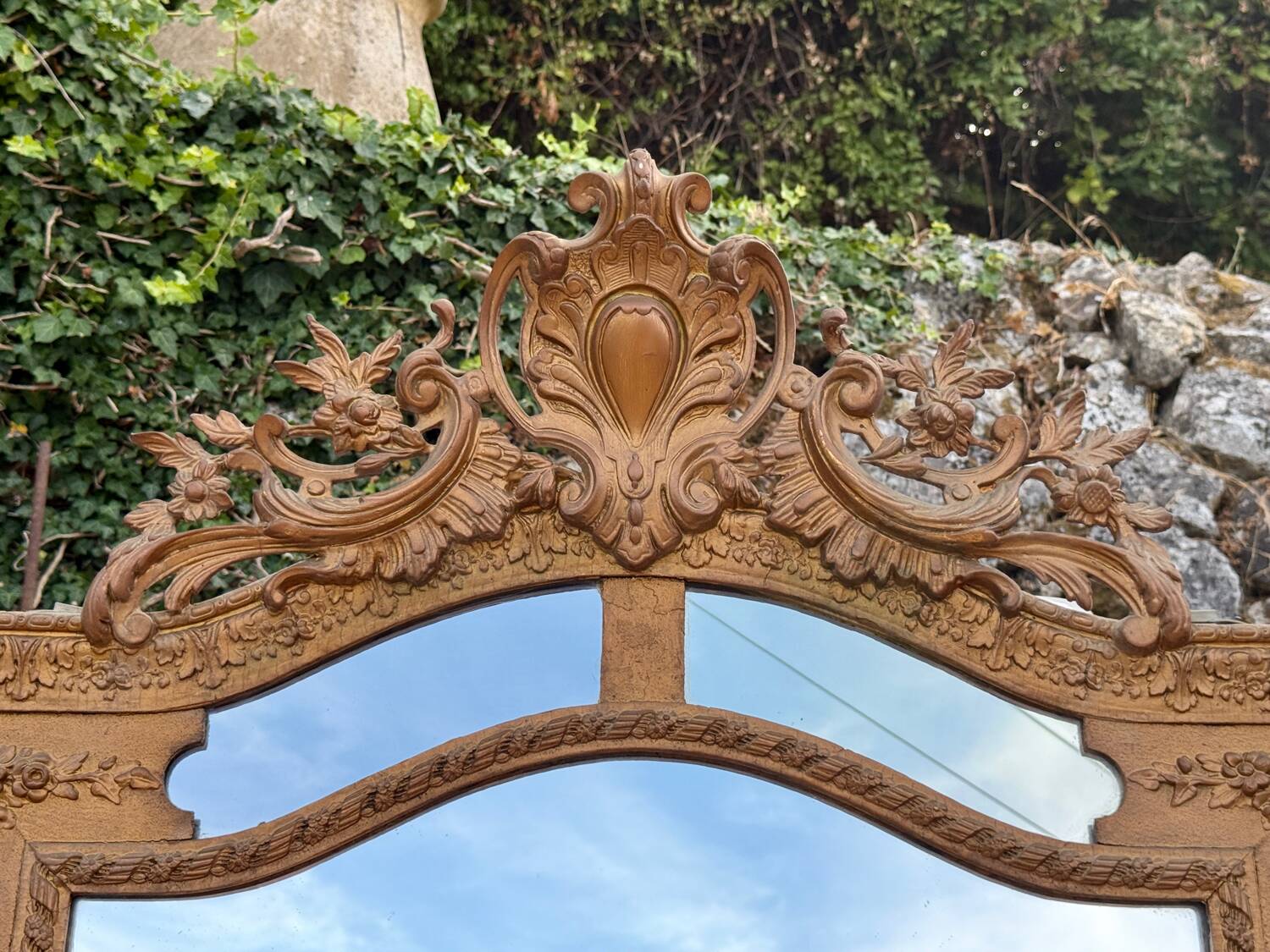 Mirror in gilded wood and stucco, with glazing beads, Napoleon III period.